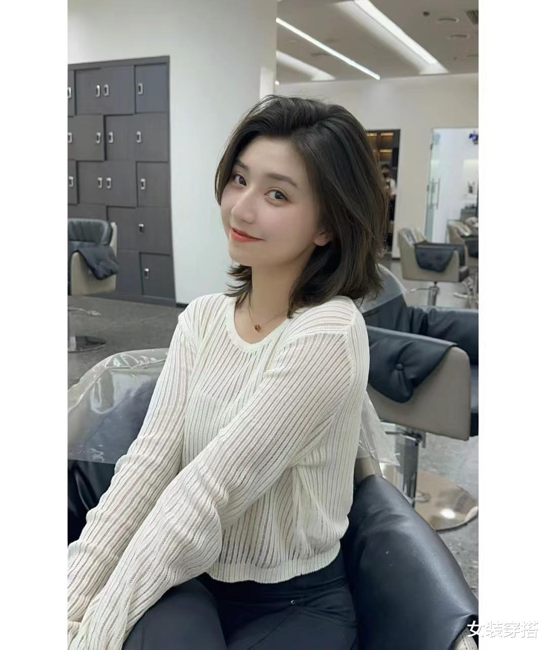 女人过了50岁，不知道留什么发型？建议试试这5款，优雅气质又减龄