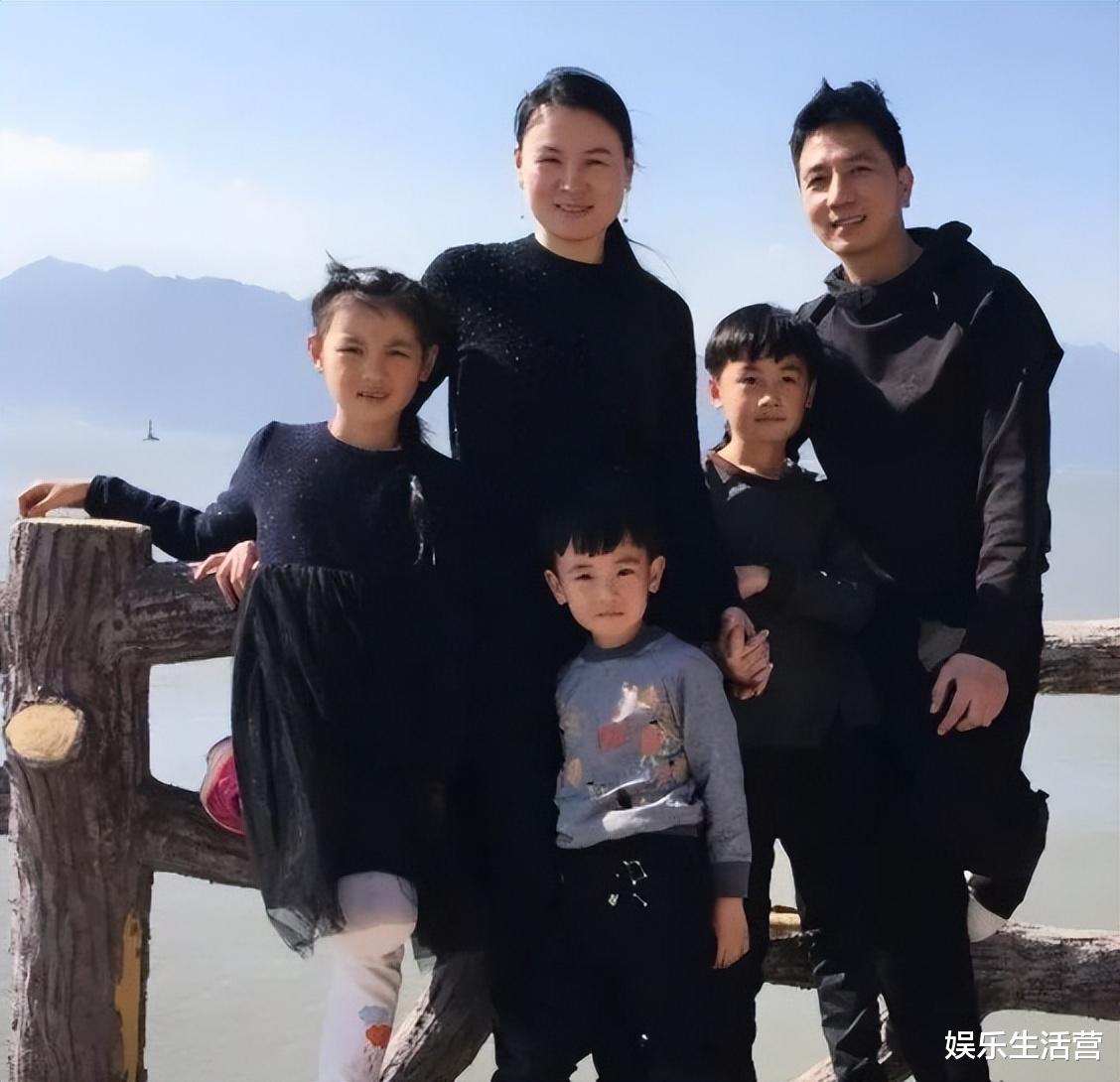 林生斌被曝再度露面,现任妻子强大家庭背景被扒,生活悠闲奢侈