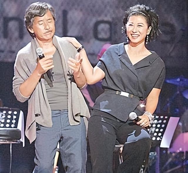 费翔：被母亲逼着和叶倩文分手，从此我一生未娶，她一生未孕