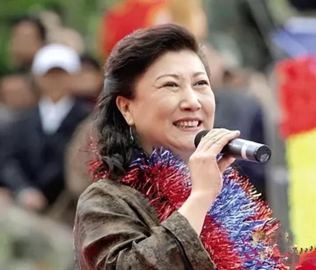 艺术家何庆魁：75岁高龄被儿子爆料，他嫖不动了，每月1万就够花