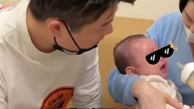 沈涛夫妇带娃打疫苗，半岁“小板栗”头大随爸爸，高颜值太太贤惠