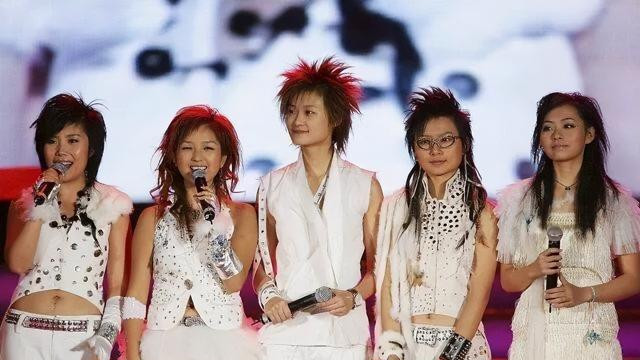 超女|7位超女现状：李宇春身患重病，何洁卑微求上浪姐，张靓颖被骗6亿