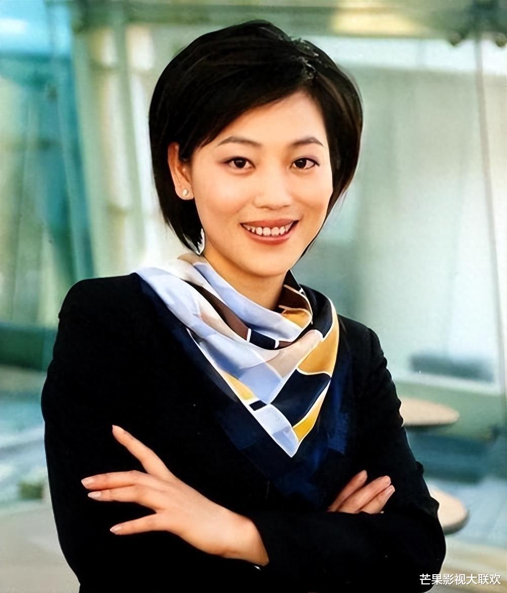 她是央视著名主持人,和丈夫分居17年,怀孕仍上班,风光后有心酸