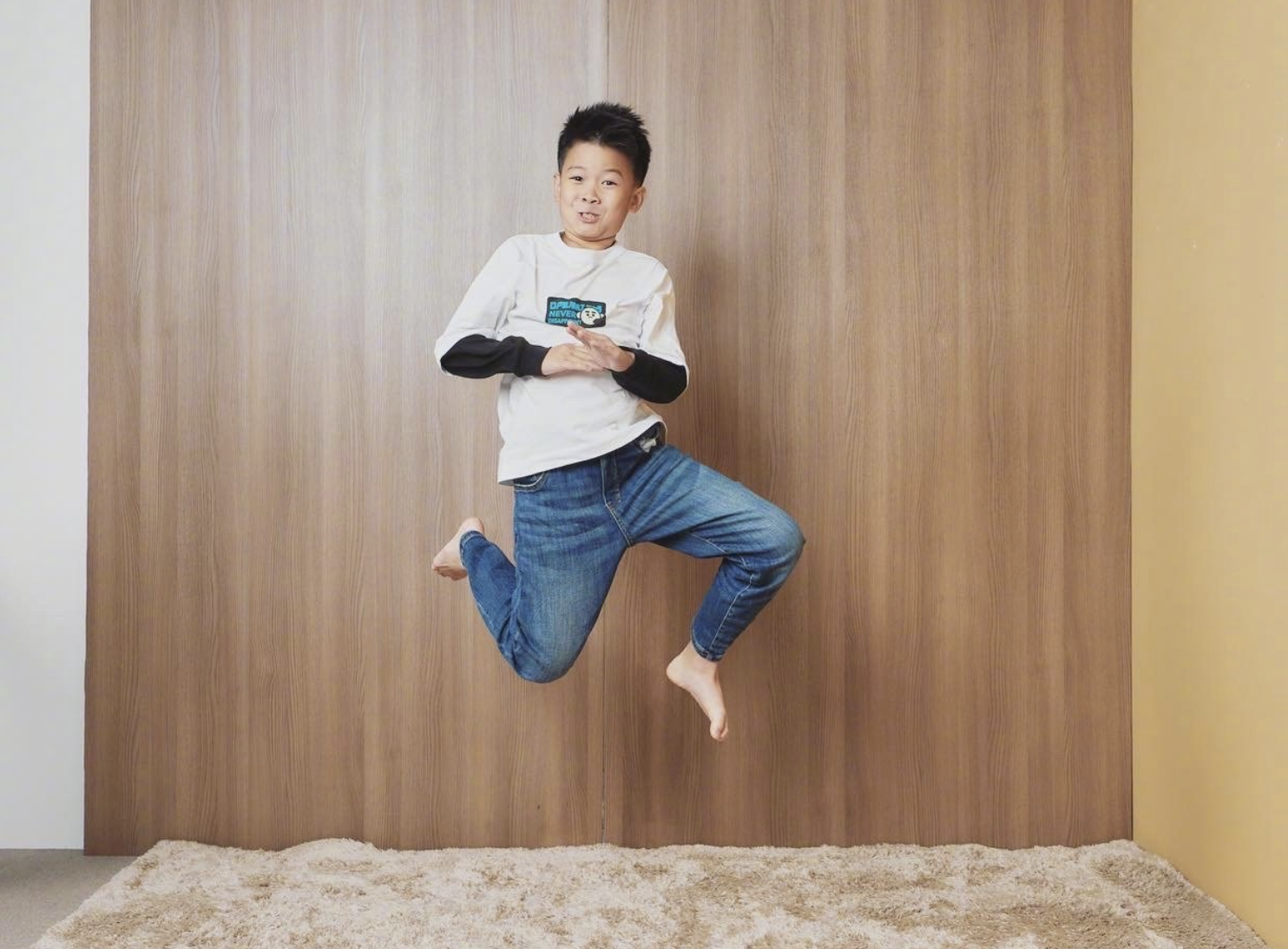 侯佩岑|44岁侯佩岑庆祝结婚12周年,晒全家福甜蜜示爱老公:谢谢你娶我