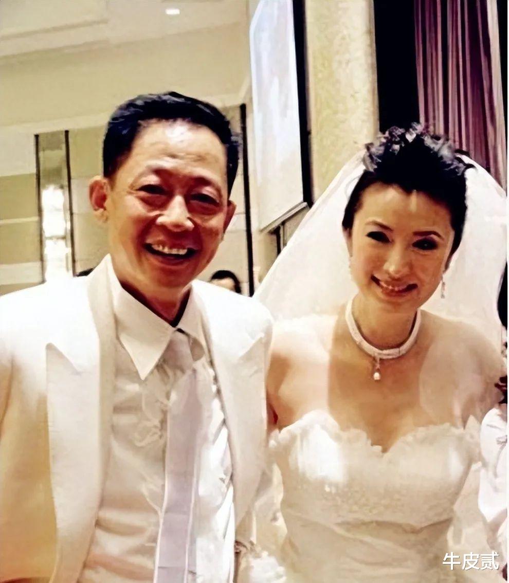娶走“富婆”的5位男星,有人人生美满,有人却结婚33年不敢叫老婆