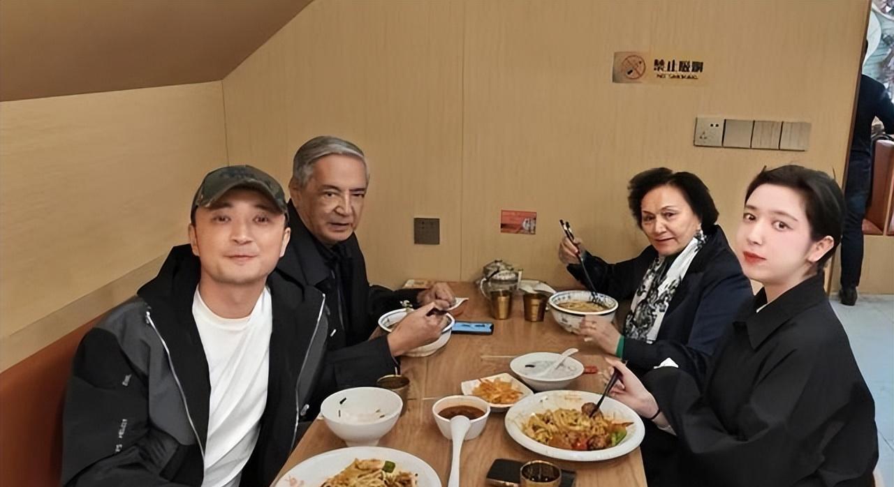 央视尼格买提“原形毕露”，这次他的“狐狸尾巴”终究还是现形