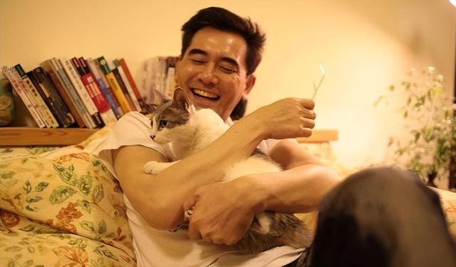 赵文瑄|周迅、陈红对他一见倾心,一生未婚未育,如今63岁在乡下养猫种花