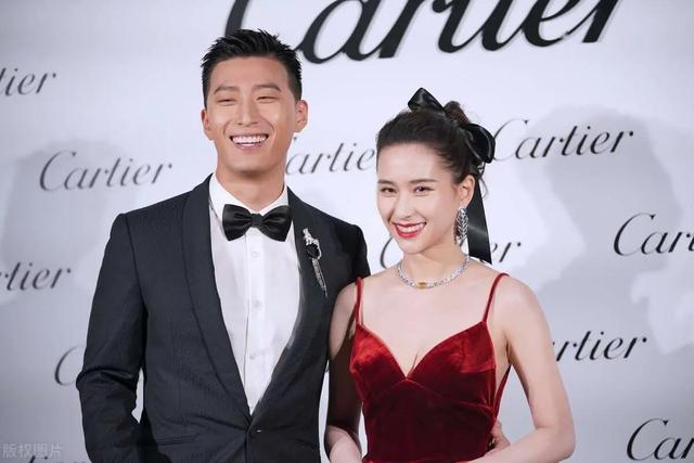 何超莲|何超莲看不上霍启山，却把窦骁当宝贝