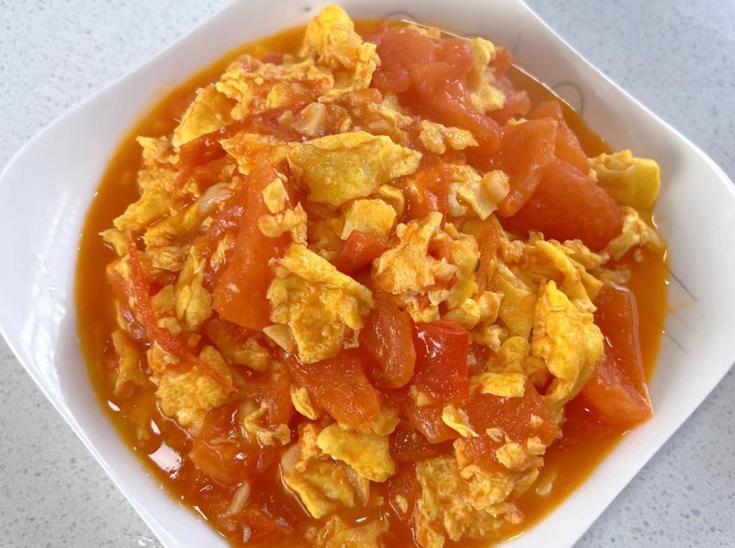 蒜苔|冒着38度高温做了一桌菜，18岁女儿却点了外卖，当妈的当场崩溃