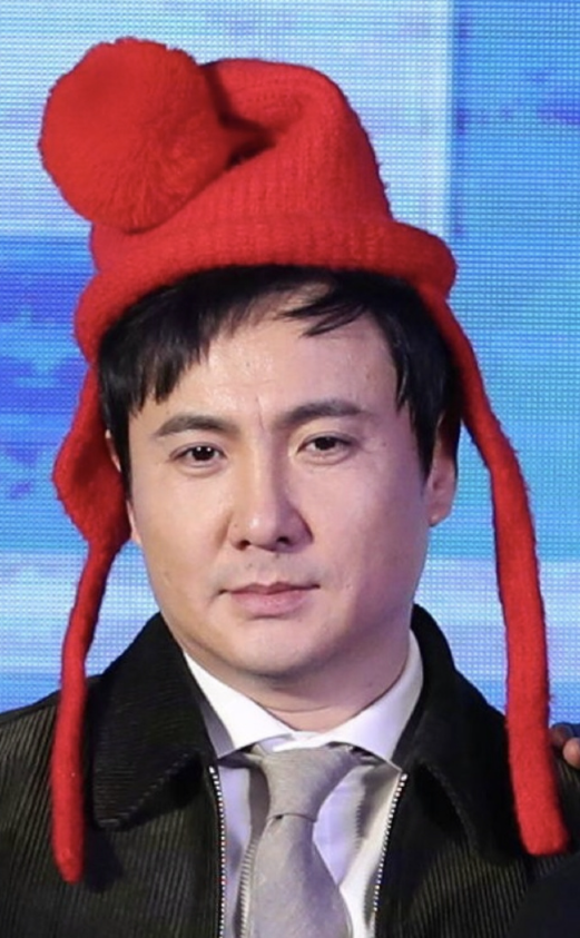 45岁沈腾手术后恢复良好!颈后刀疤长达十几厘米,或会留下后遗症