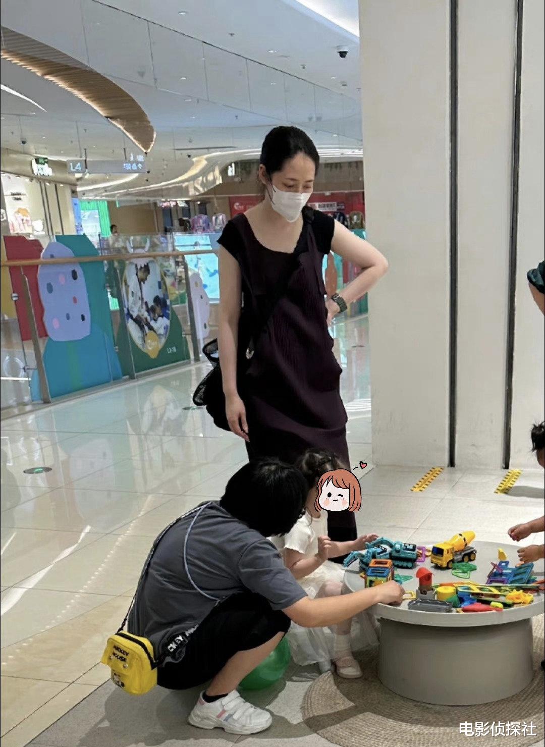 郭碧婷|郭碧婷带娃逛街被偶遇，打扮朴素接地气，身材臃肿背部火罐印抢镜