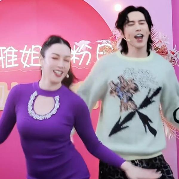 钟丽缇|钟丽缇婆婆直播惹争议，疑对儿子婚姻不满，“抱不上孙子”成心病