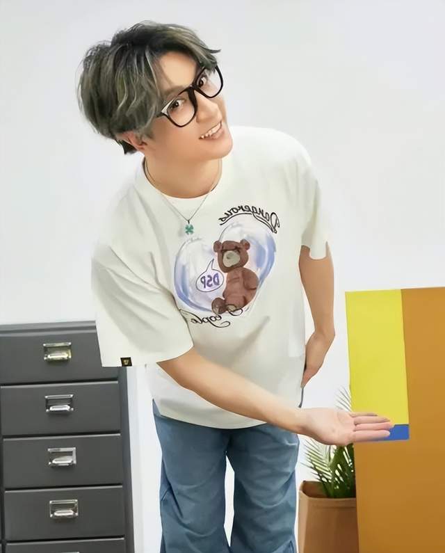 薛之谦|薛之谦或将退出《中国好声音》,多次被针对,要走李玟的老路?