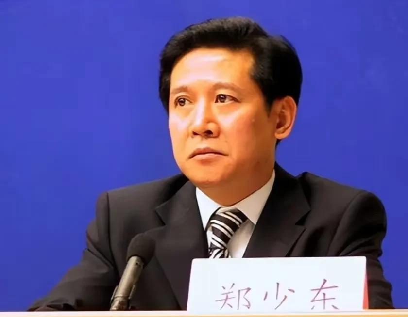 广东最美女警花王菲,竟与86名高官发生过关系,沦为高官玩物