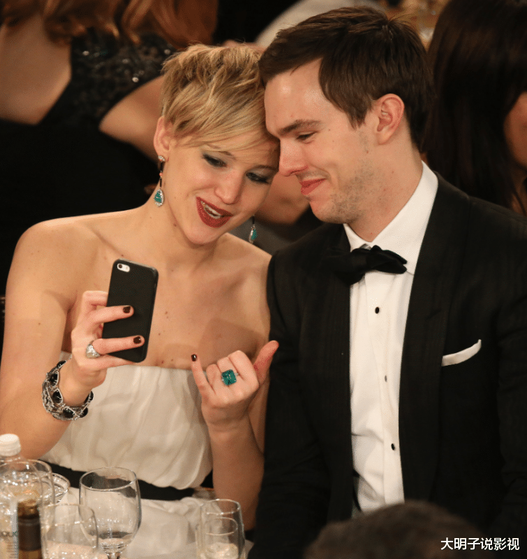 詹妮弗劳伦斯再次献身出演R级片,却被质疑整容,近照大变样