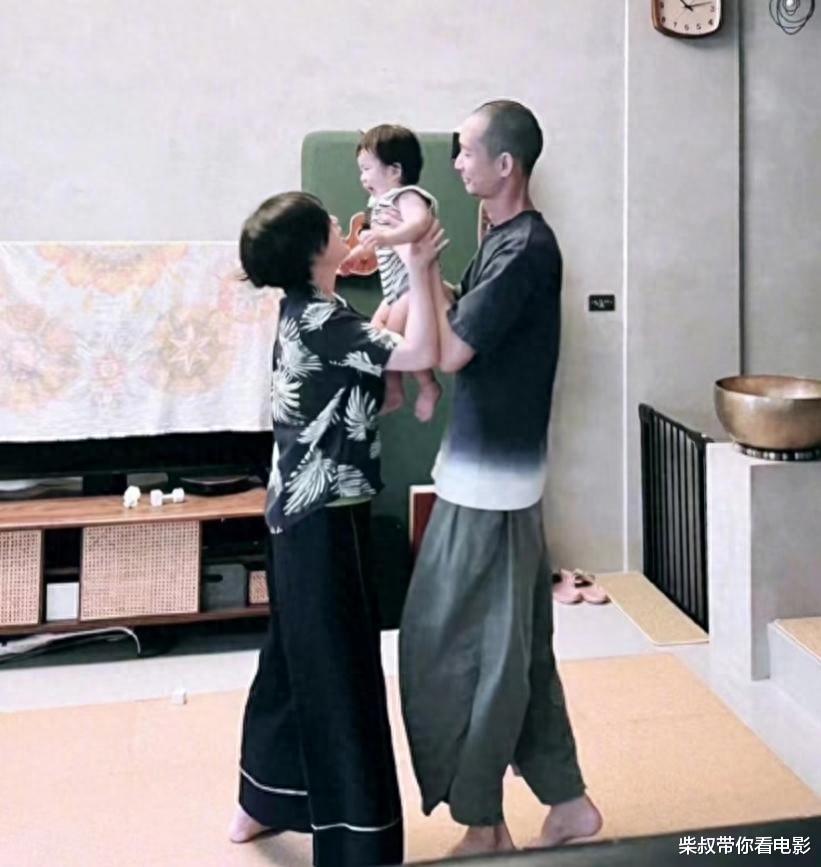 锅炉工转行当演员，25岁爆红，结婚39年无绯闻，女儿坐拥百万粉丝