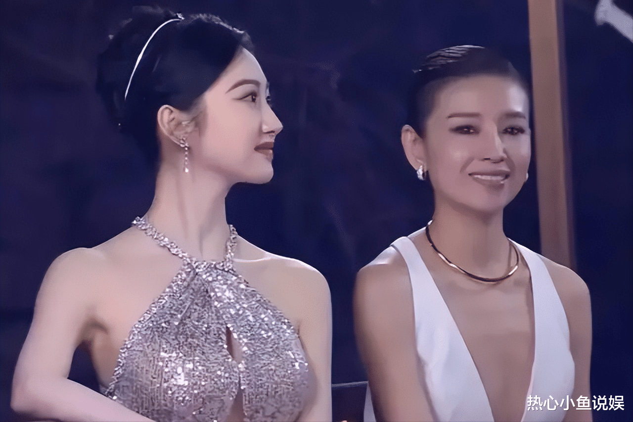 GQ红毯之死亡灯光:张天爱假屁股,毛晓彤鼻子透光,景甜秒杀董洁!