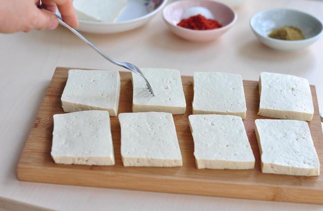 降压药|豆腐是高尿酸的“催化剂”吗？医生：不想痛风发作，4种食物少吃