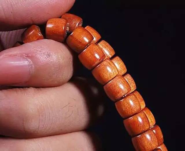 文玩|地摊货也能配出上万土豪串的感觉