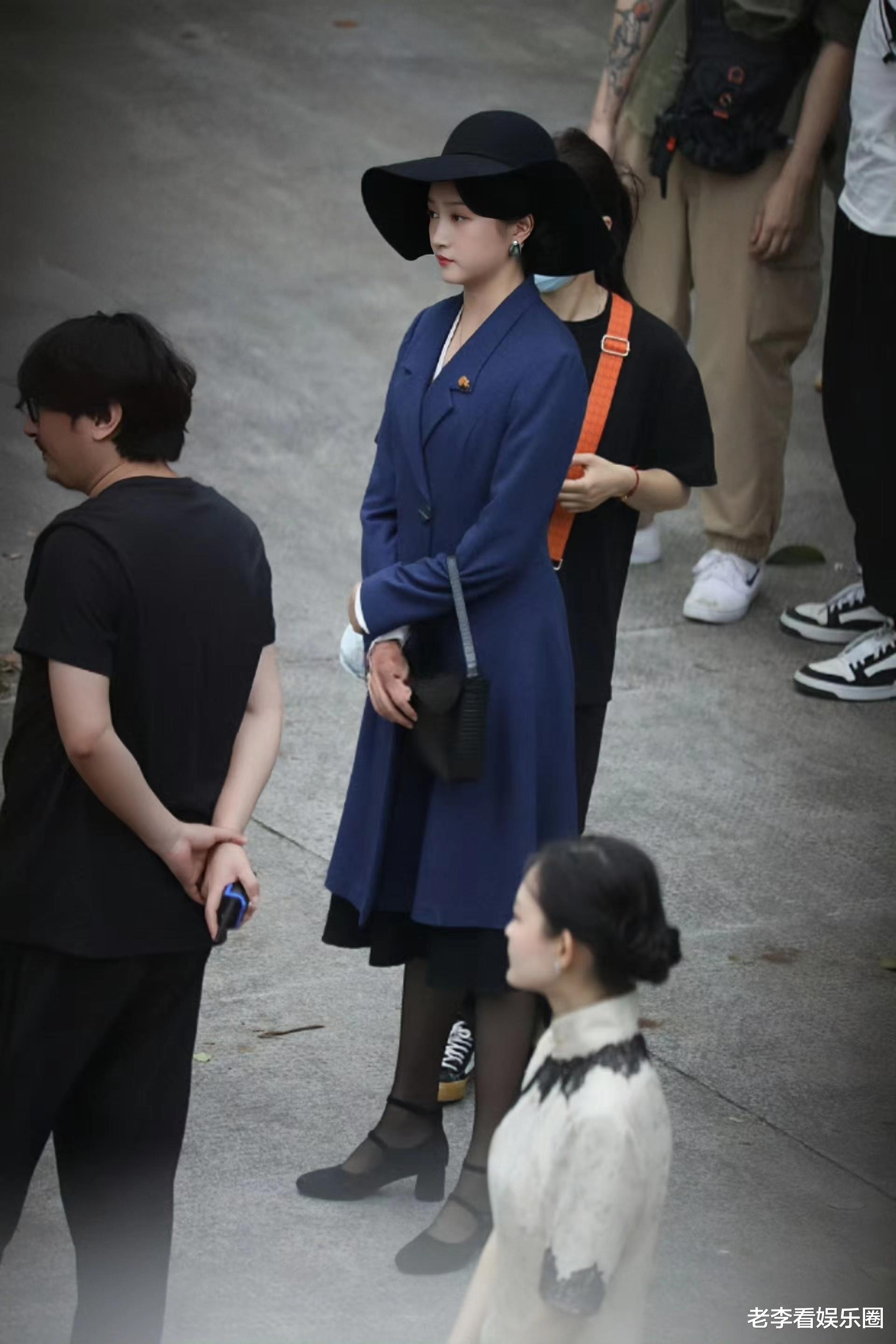 民国造型：关晓彤穿出了性感，杨幂遇到田丽也吃了暗亏