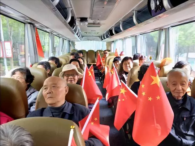 旅行团|老年旅游市场需求庞大，低价团满天飞，低价背后的真相被揭开！