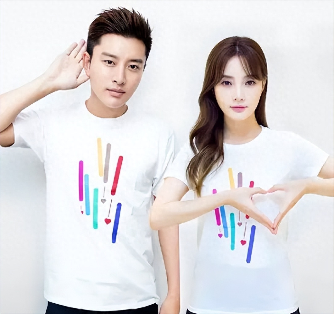 李小璐和贾乃亮离婚后首度同框,细节证明李小璐一心在想复婚!