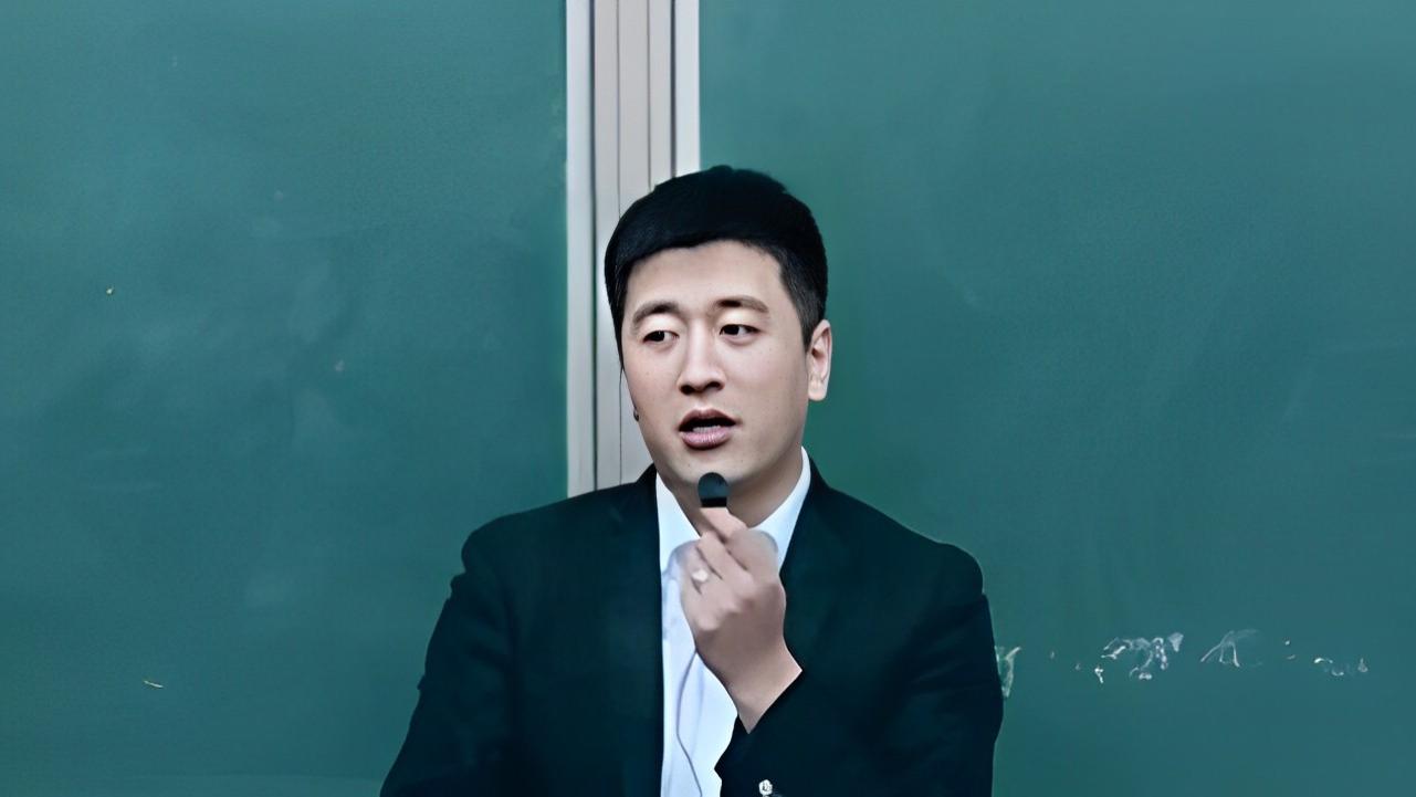 北京市|又是一年高考季，张雪峰又被推到了风口浪尖，被说成割韭菜是骗子