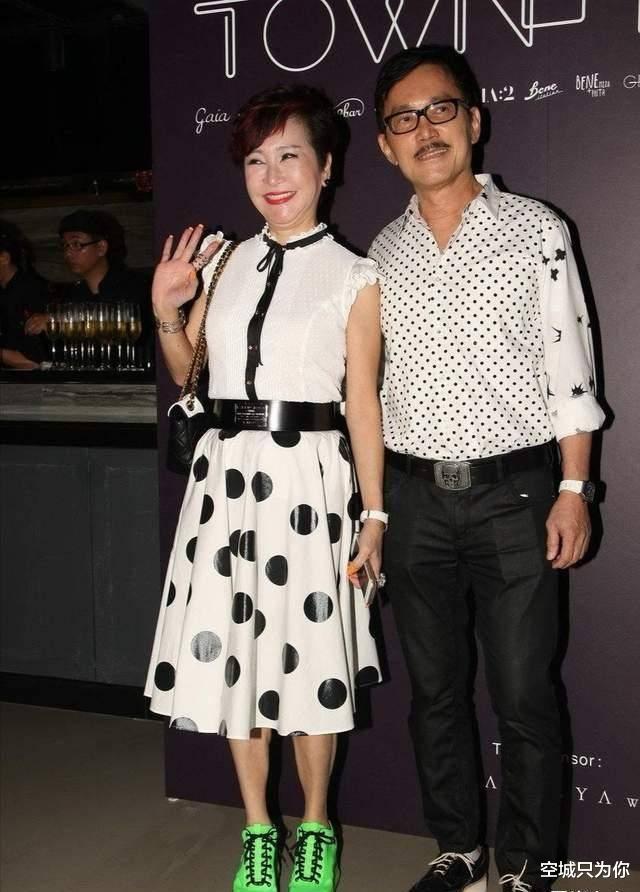 狄波拉|狄波拉:29岁生谢霆锋,离婚后与谢贤毫不避嫌,现任丈夫为何能忍