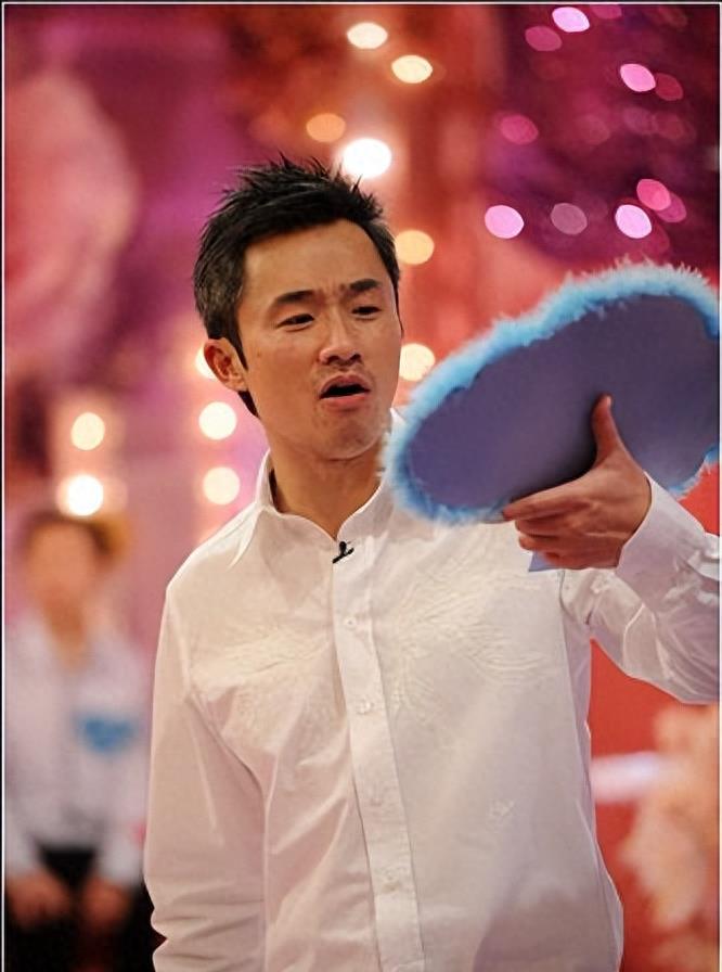 程雷和妻子王萌萌的感情,虽年纪相差18岁,但依旧甜蜜如初