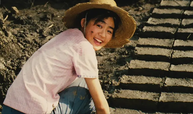 李沁|《人生之路》:黑瘦干瘪却要演“村花”,谁的审美出了问题?