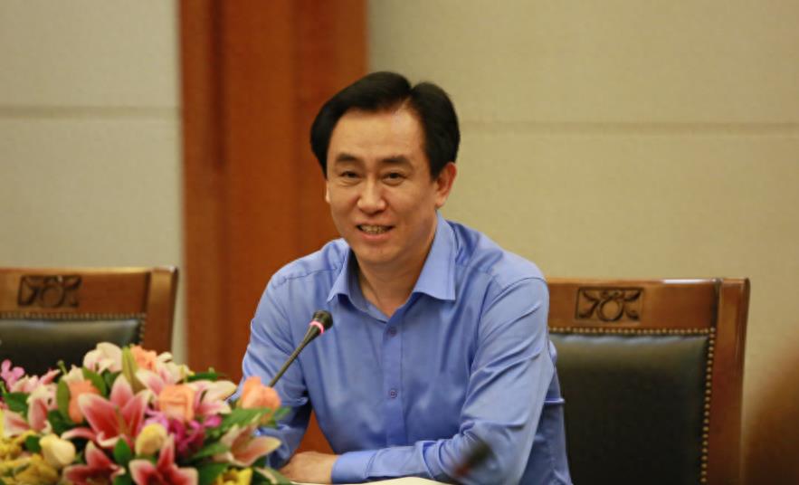 厉害了，恒大歌舞团团长白珊珊近况被爆出，坐拥豪宅豪车，不必老板差