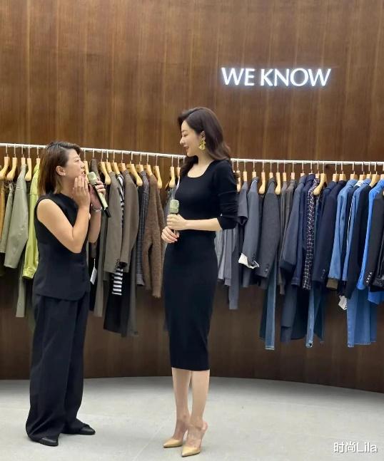 43岁熊黛林杭州亮相，肤白貌美“贵妇味”十足，180个头压迫感好强