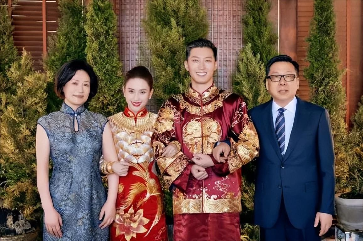 霍启刚|霍家300亿家产争夺战升级!郭晶晶霍启刚懒理风波,带仨娃内地玩