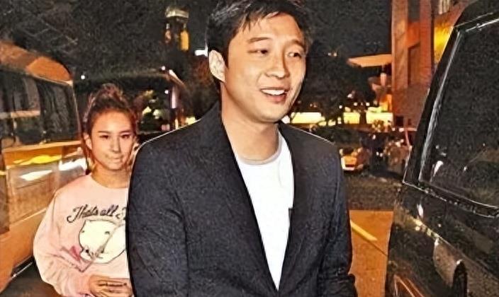 40岁霍启山见证密友章子怡离婚,如今他追求25岁的张雨霏