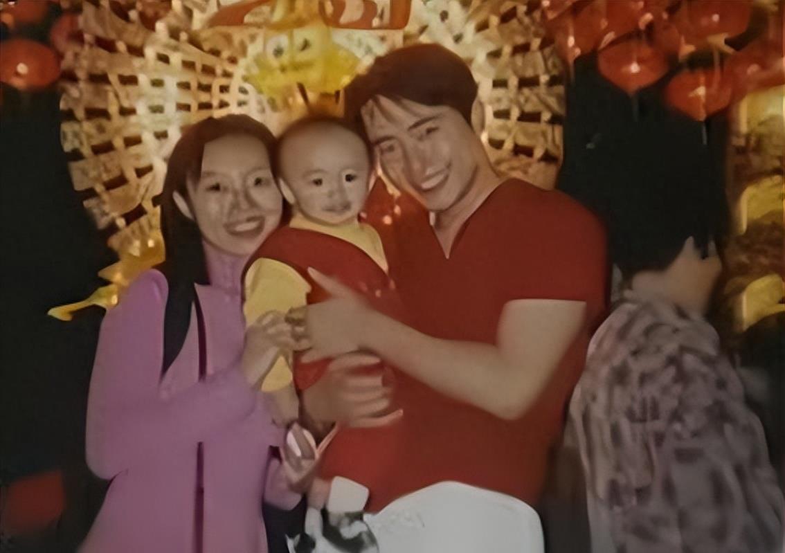 “康祈耀”彭新智的现实生活，老婆是北方人，二胎女儿十多岁了