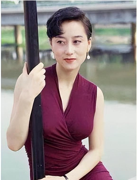 利智:嫁给李连杰才是心碎的开始,婆婆张凤兰至死都没有原谅她