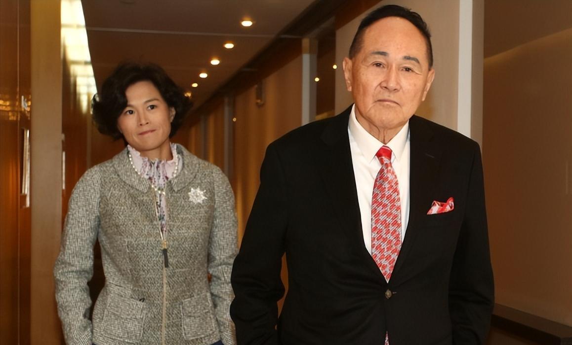 王思聪|富豪奉行只玩不结婚的原则，每年换上百个女友，后宫佳丽无数