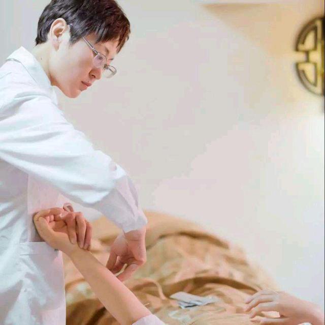 针灸|中医针灸名家舒卿,独创“以指代针”法,治疗疑难杂病,收效甚佳
