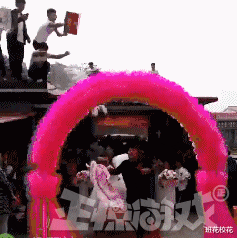 “小伙和41岁漂亮阿姨千里约会，见到本人后，网友：这波不亏！”