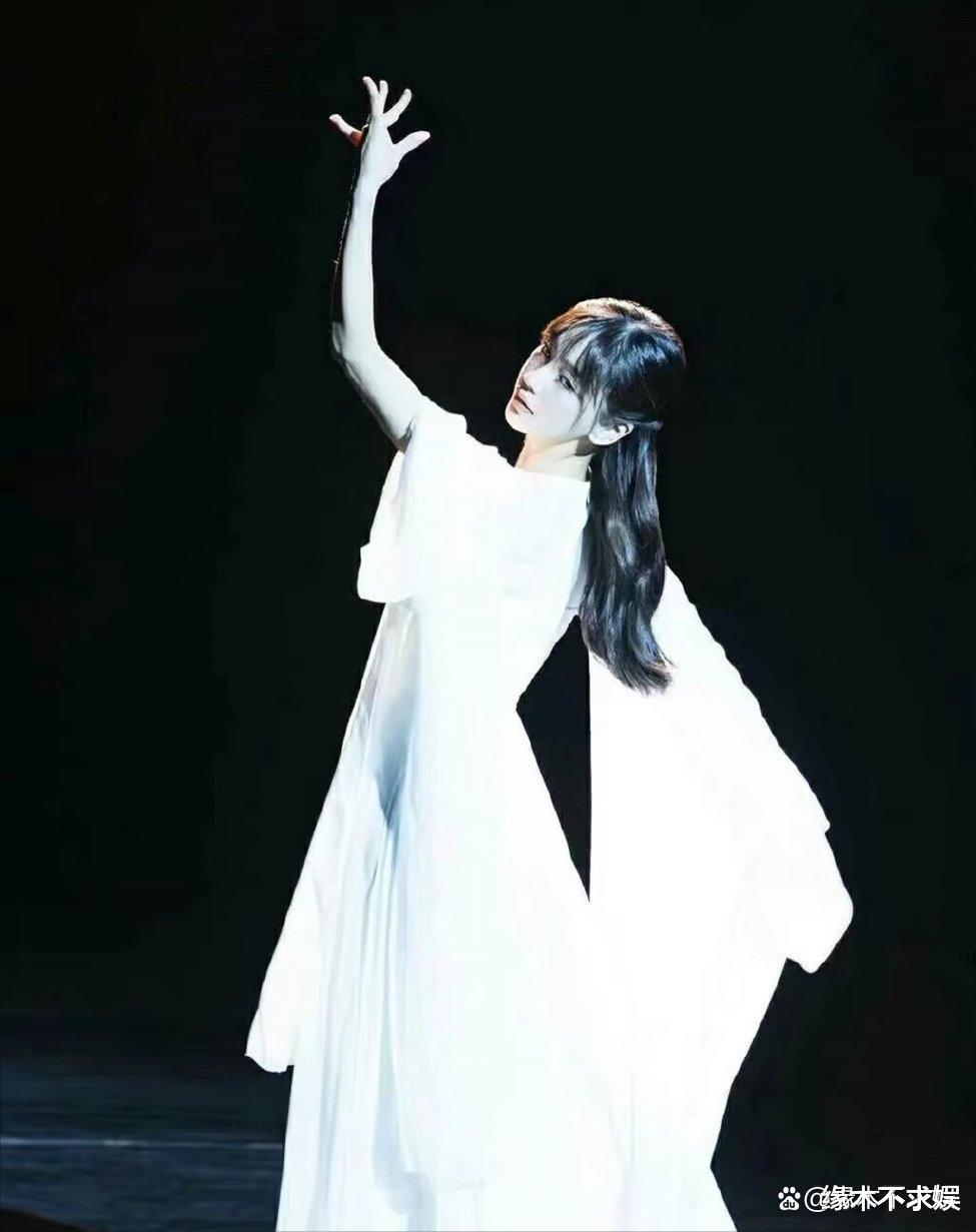 曝Angelababy出售5亿豪宅，托前夫打点关系，黄晓明私下人品曝光