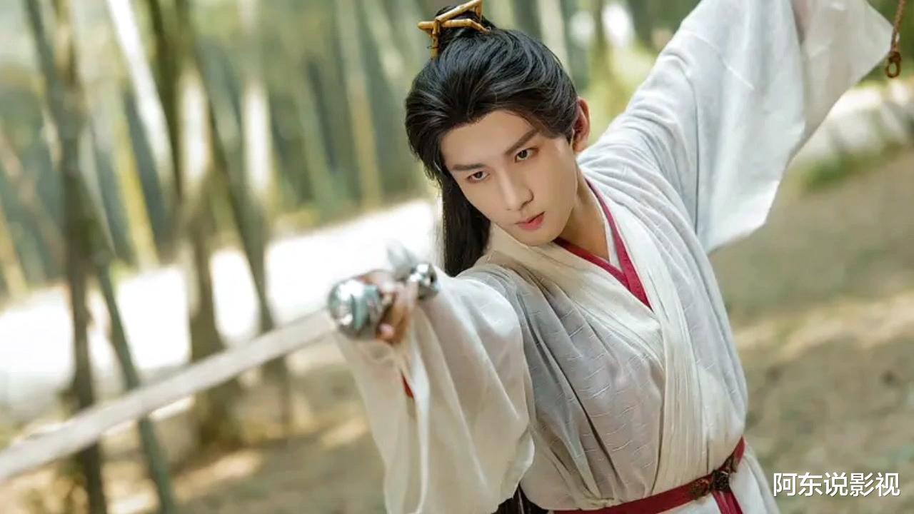 醒醒吧!张凌赫,长得丑硬要演“美少男”,真心把观众恶心到了