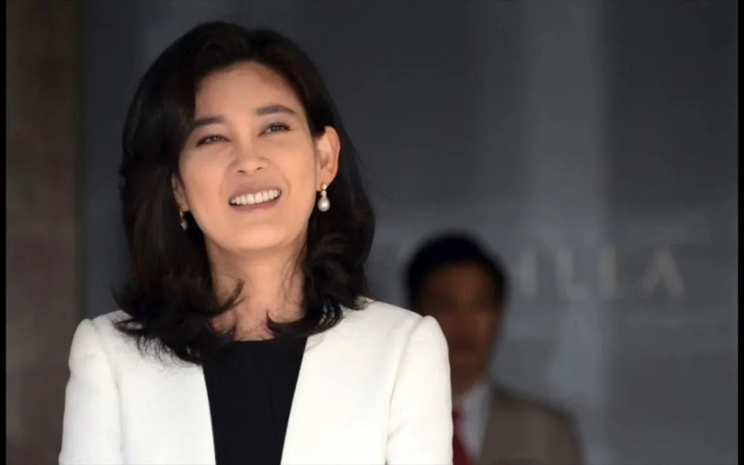 金建希 谁赢了？与韩国第一夫人金建希同框，三星长公主故意不化妆