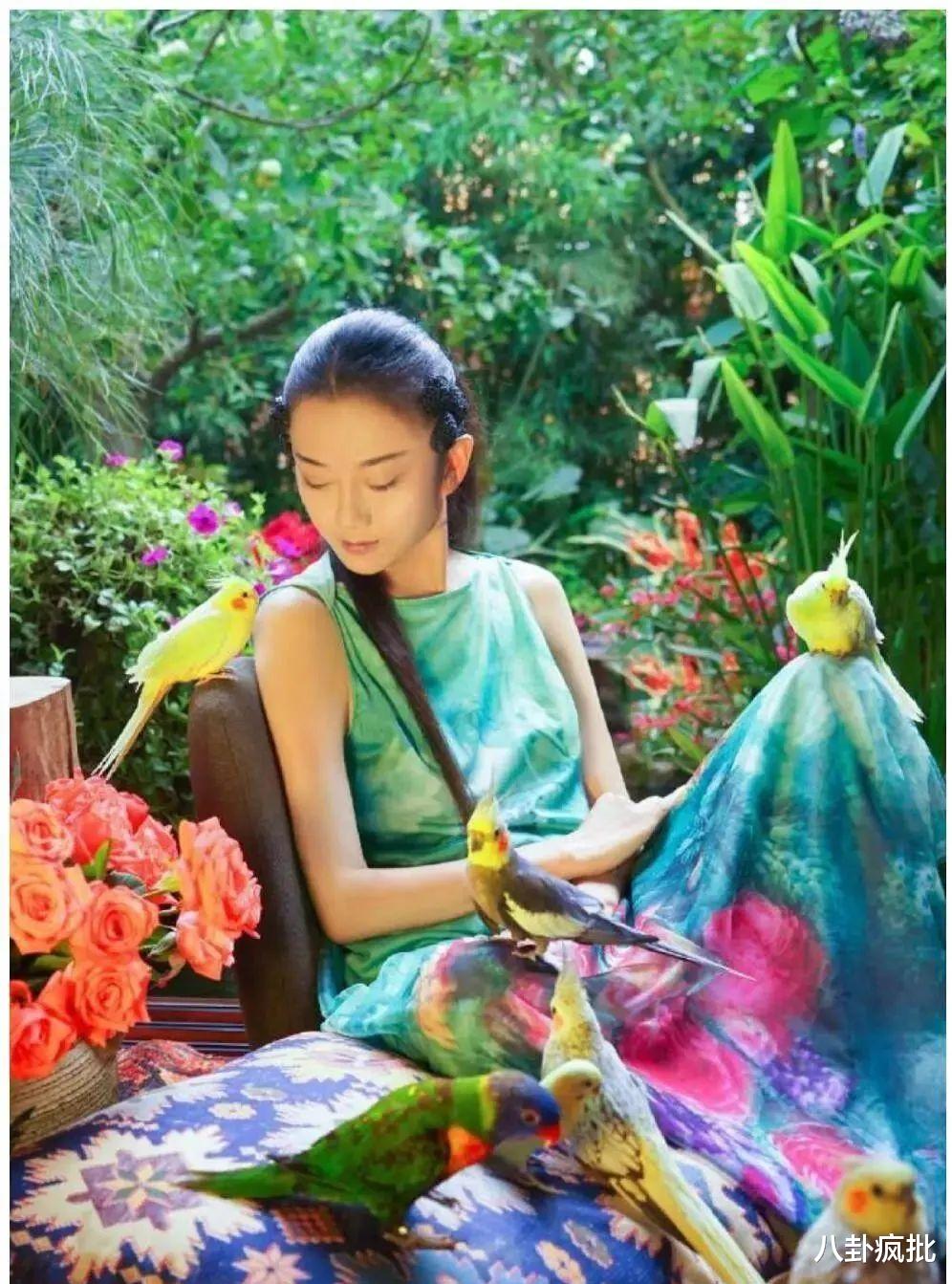 杨丽萍|孔雀舞涉黄！杨丽萍与徒弟的关系不一般？