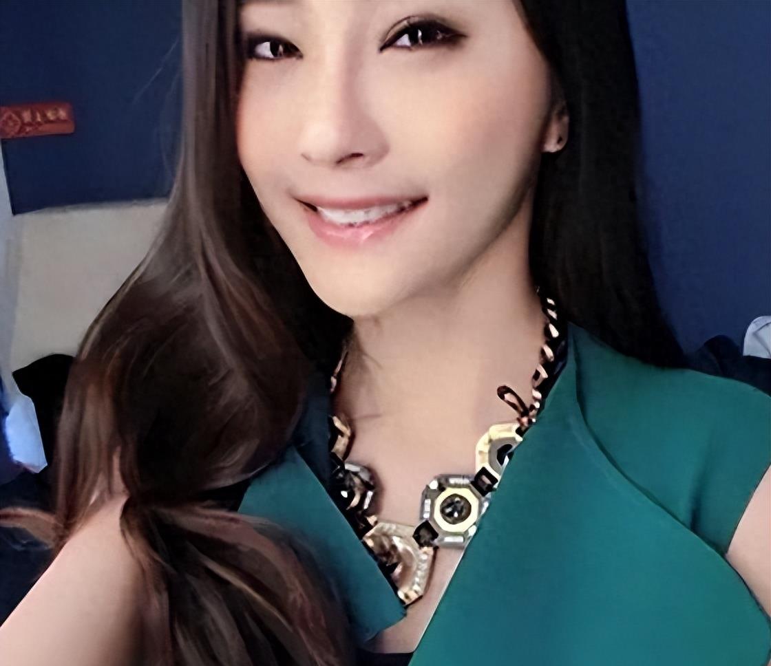 “好声音”里唱盛夏光年的陈冰，你们还记得吗？如今曝出大瓜来了