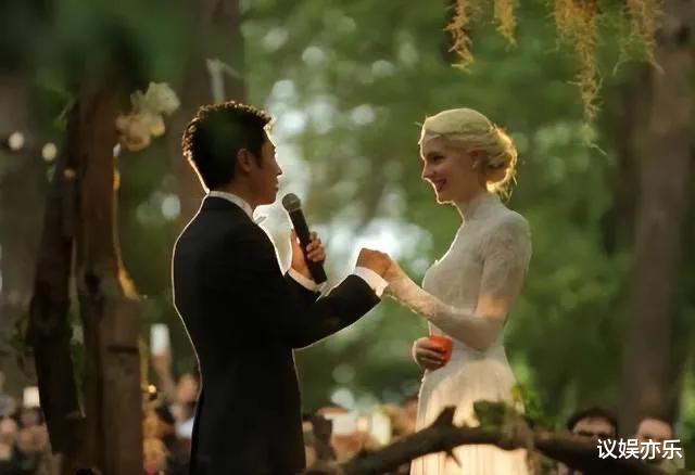 撒贝宁|撒贝宁全家福曝光，43岁妹妹颜值高气质佳，混血龙凤胎正脸超萌