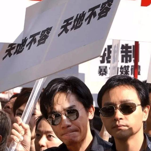 刘嘉玲“艳门照”曝光,掀起香港娱乐圈大暴动,背后凶手浮现