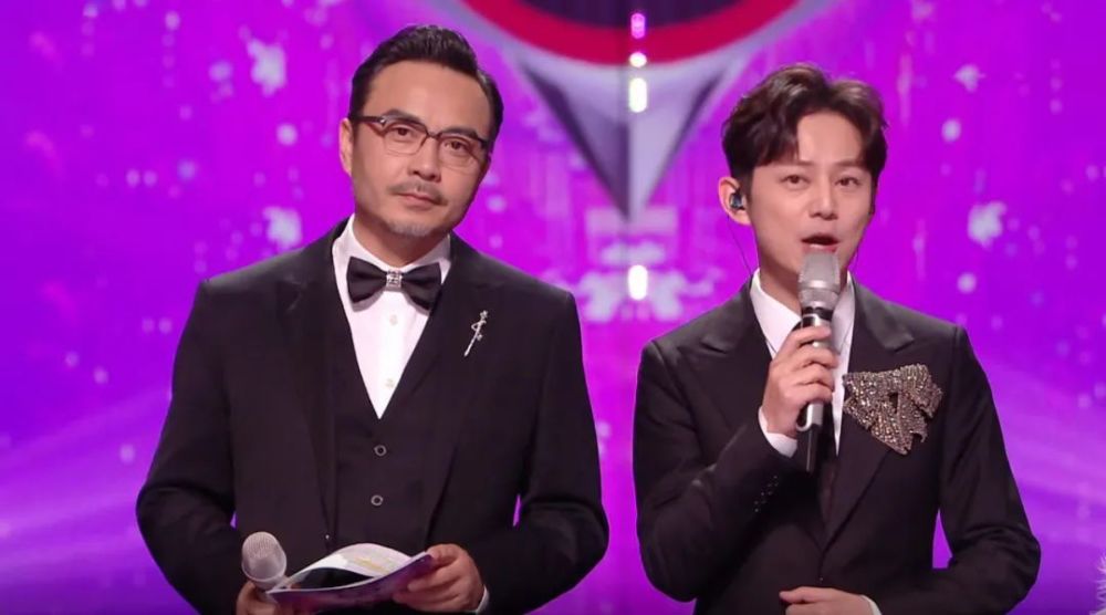 湖南卫视|从跨年晚会站位，看湖南台主持团沉浮，被抛弃时连招呼都来不及打