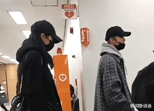 鹿晗关晓彤已领证?六年过去,还是打脸了...