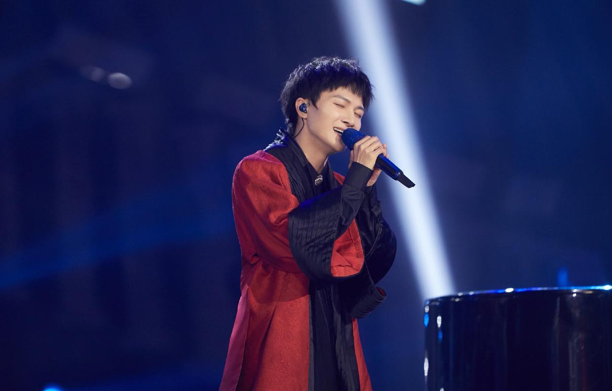 周深|如约而至！周深亮相央视春晚第三次联排，谣言不攻自破！