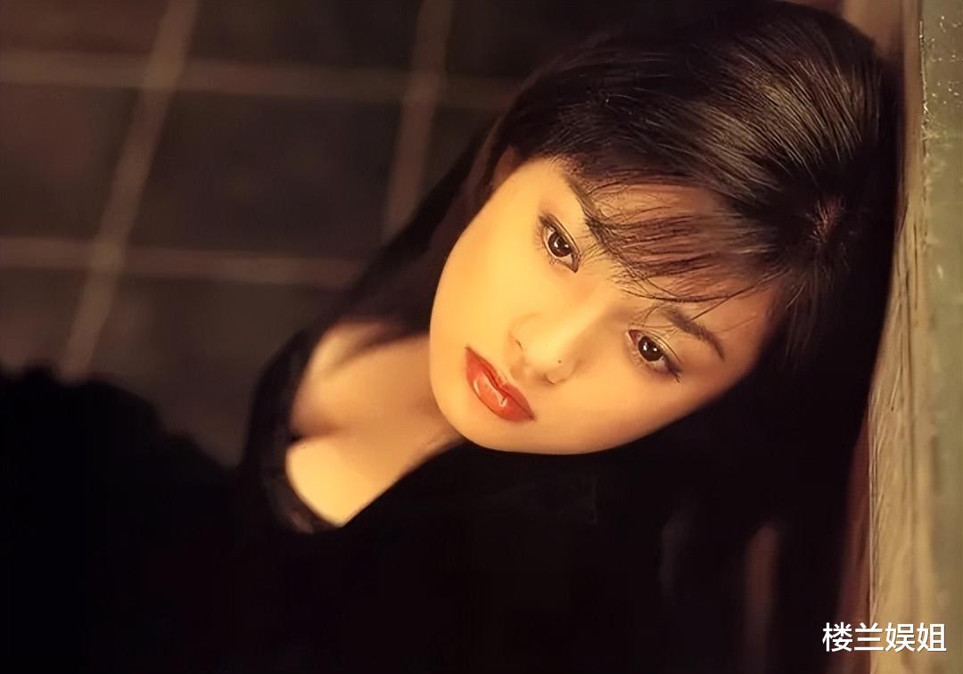 婚前出轨被4亿富豪男友抓包，没想到，无数少男的梦中女神塌房了